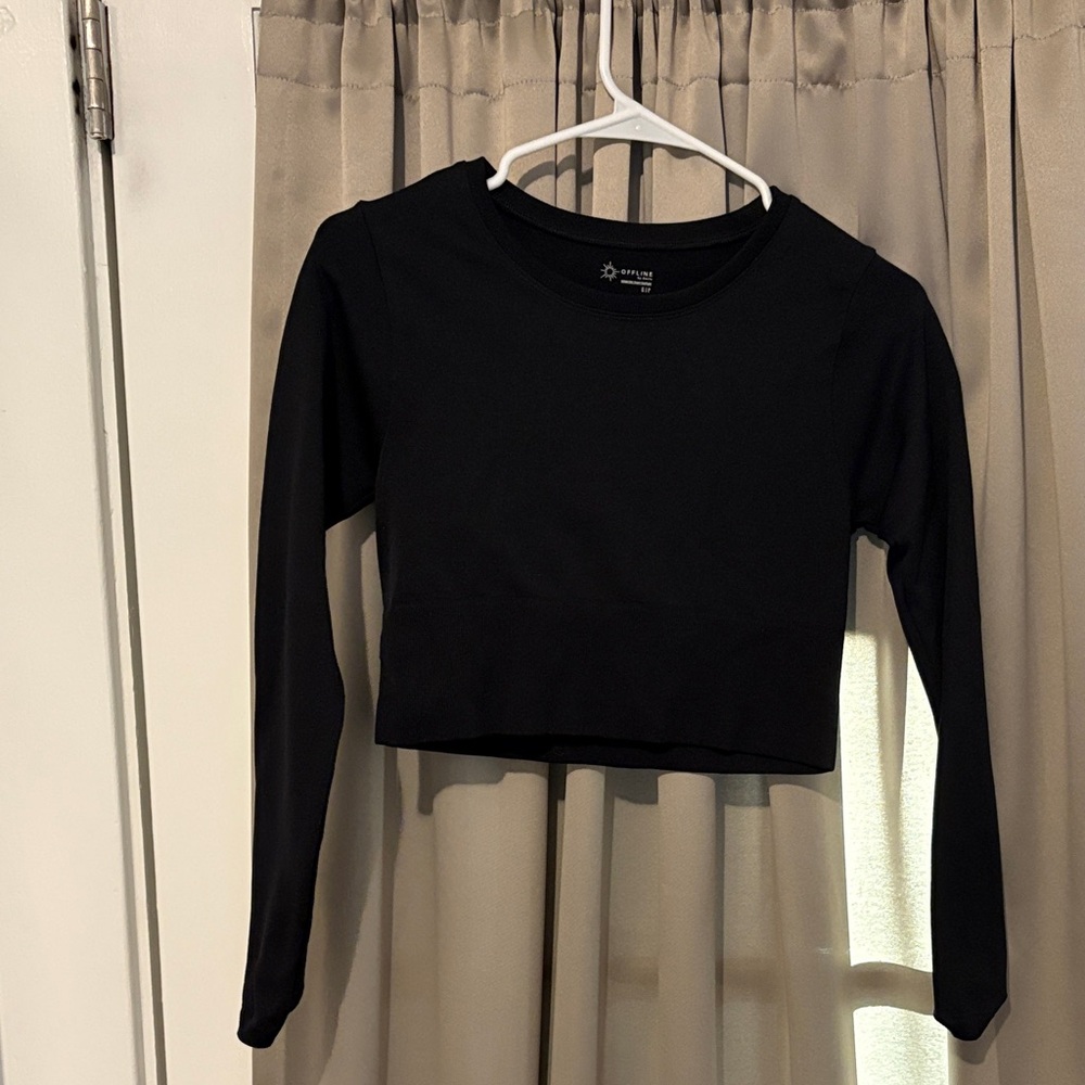 Classic Black Long Sleeve Crop Top